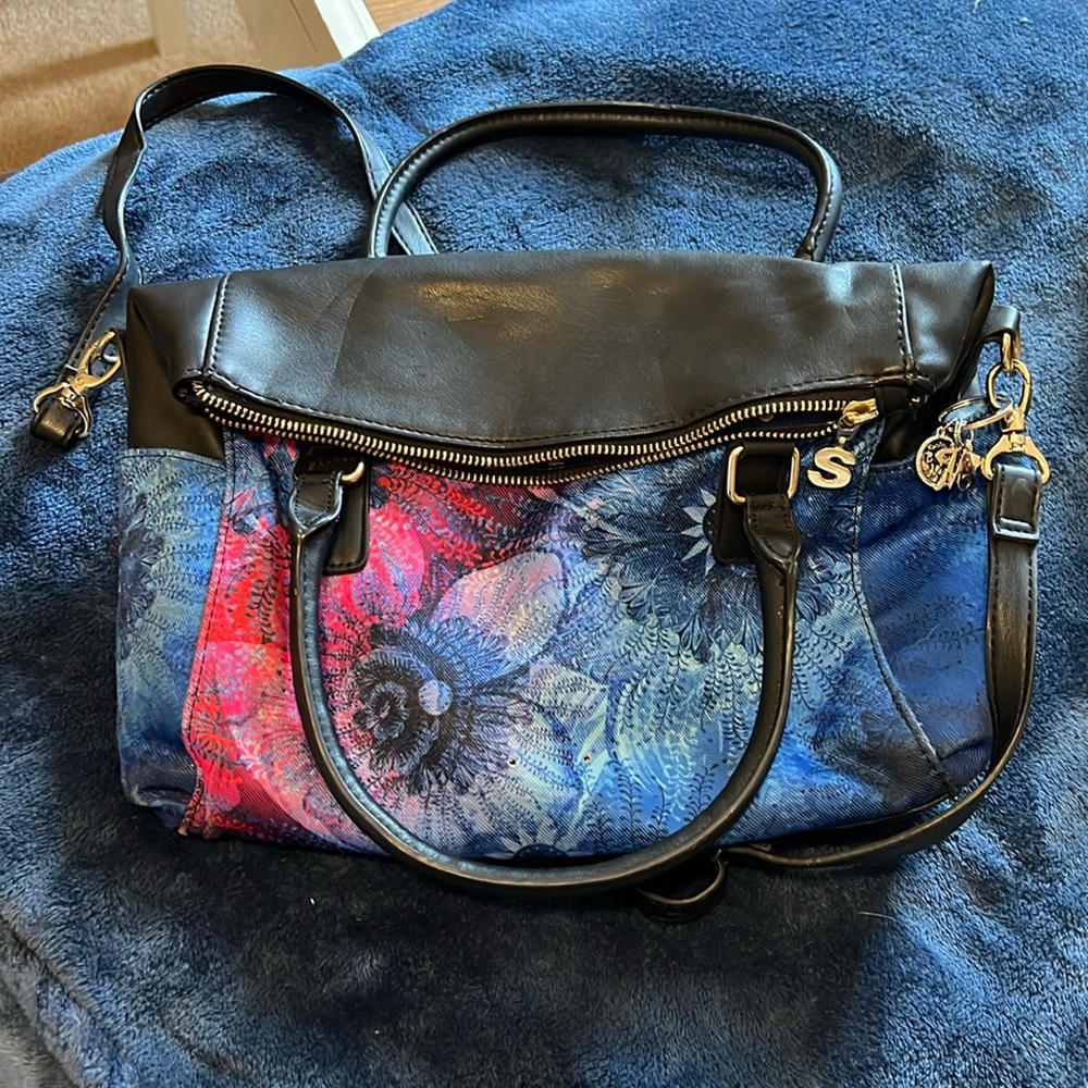 Large pocket book, multicolor, many pockets